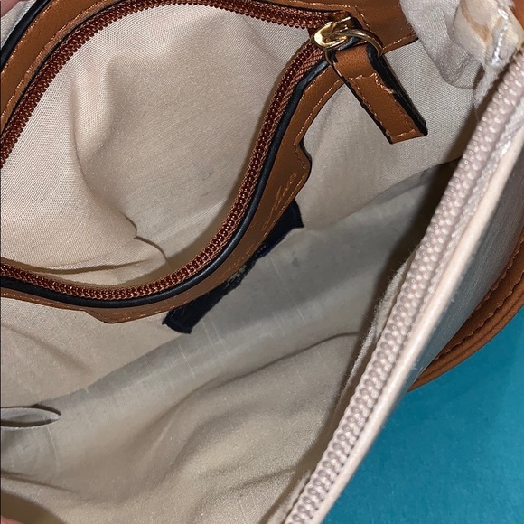 U.S. POLO ASSN. tan crossbody purse - Picture 3 of 7